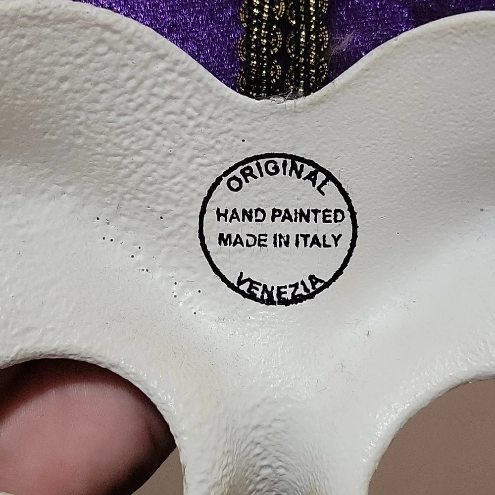 Mask - Picture 3 of 10